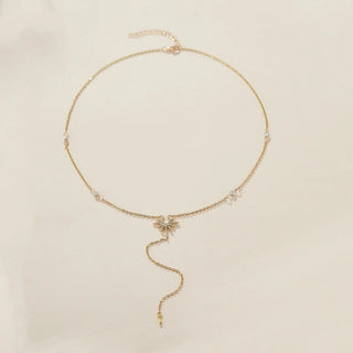 Collar Dorado en Capas con Colgante Y de Zirconia